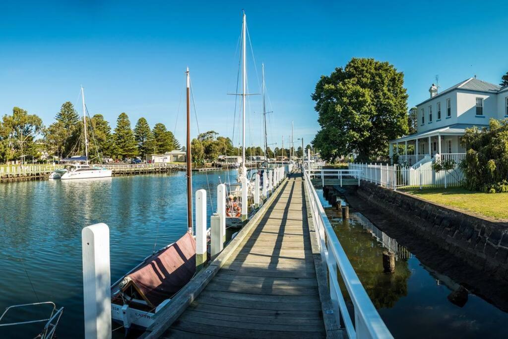 Sails - Elegant, Spacious Beach Villa Port Fairy Extérieur photo