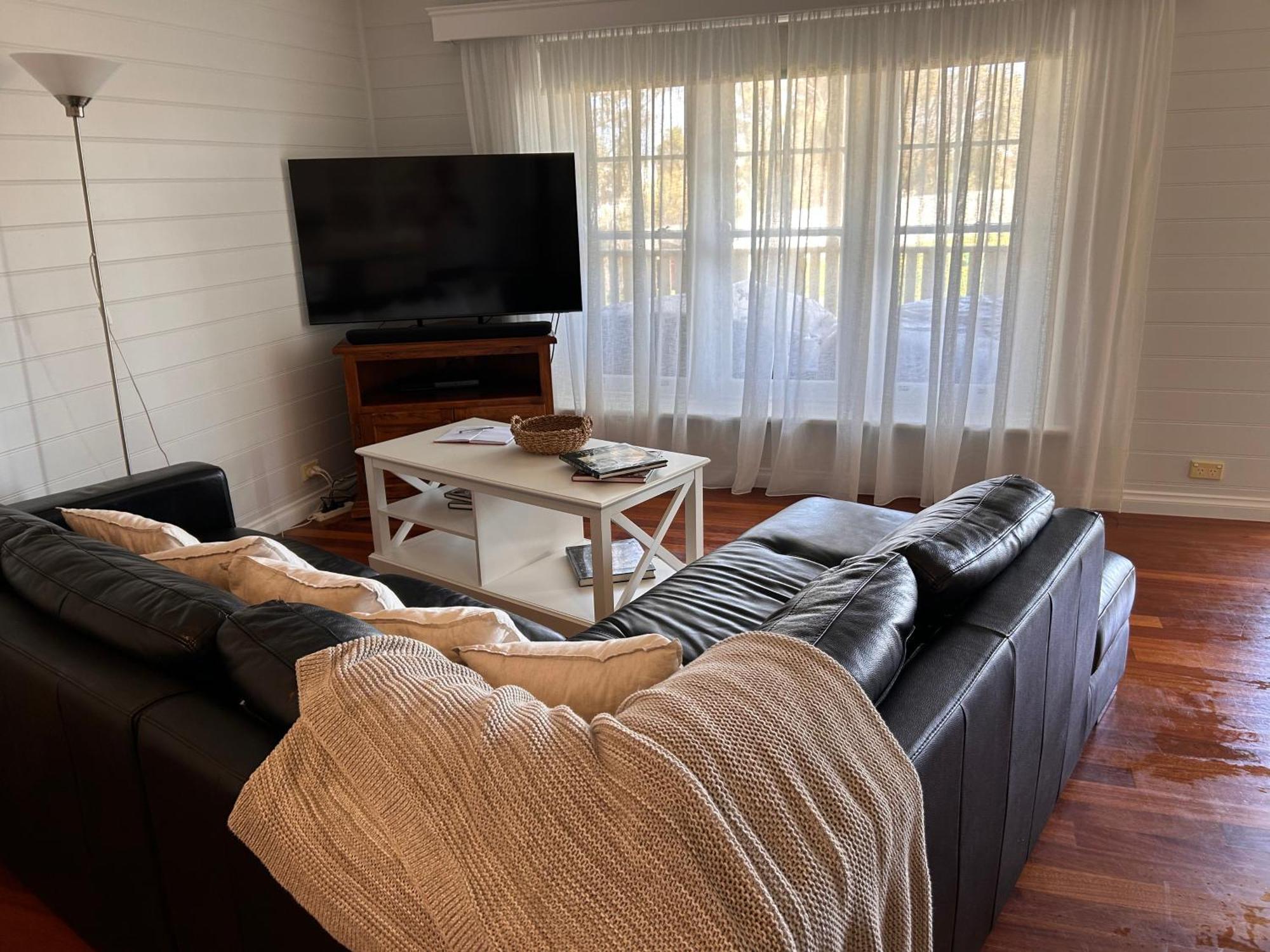 Sails - Elegant, Spacious Beach Villa Port Fairy Extérieur photo